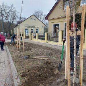 faültetés-iskola-munkában